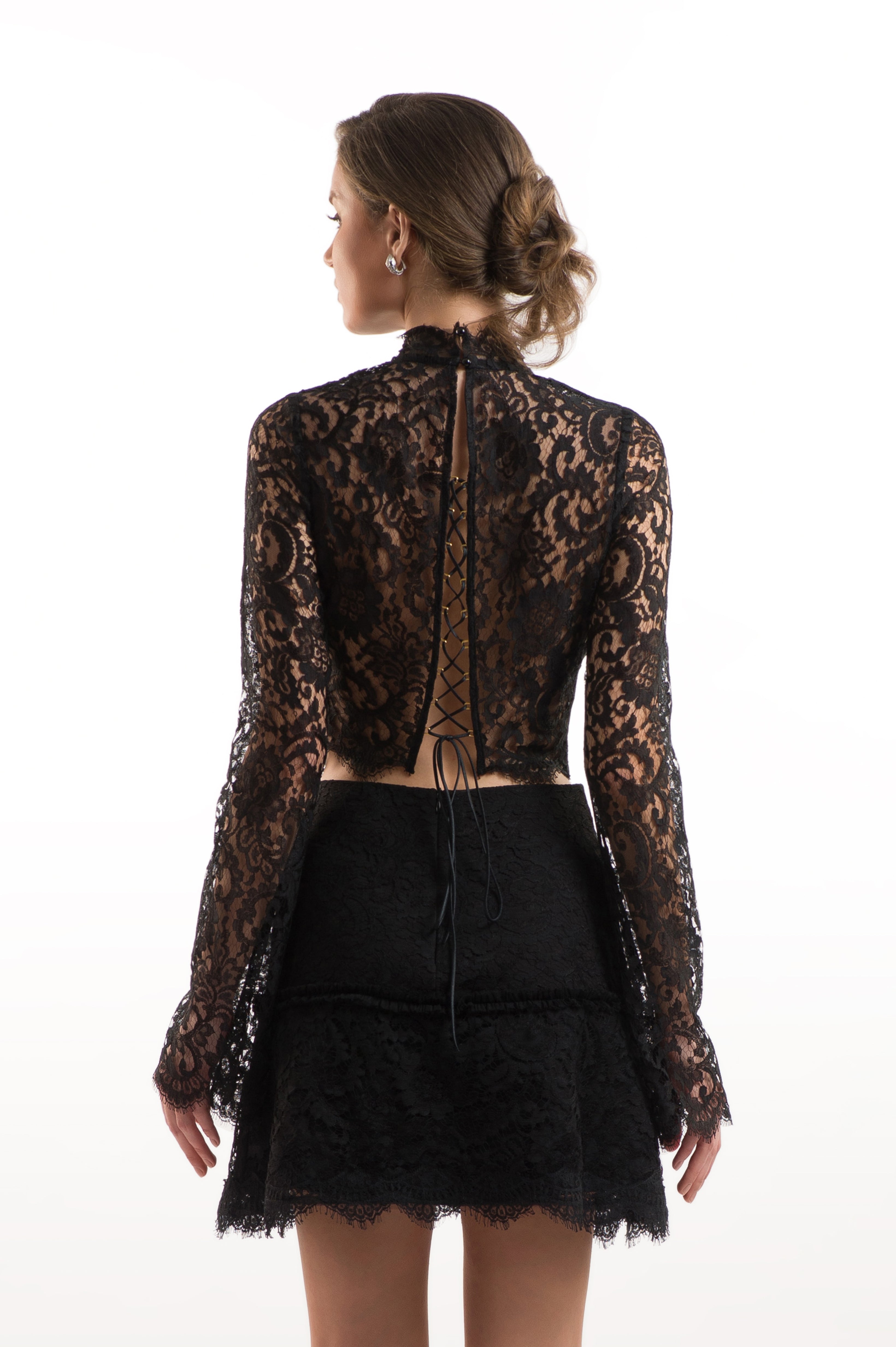 SKA 7 LACE SUIT