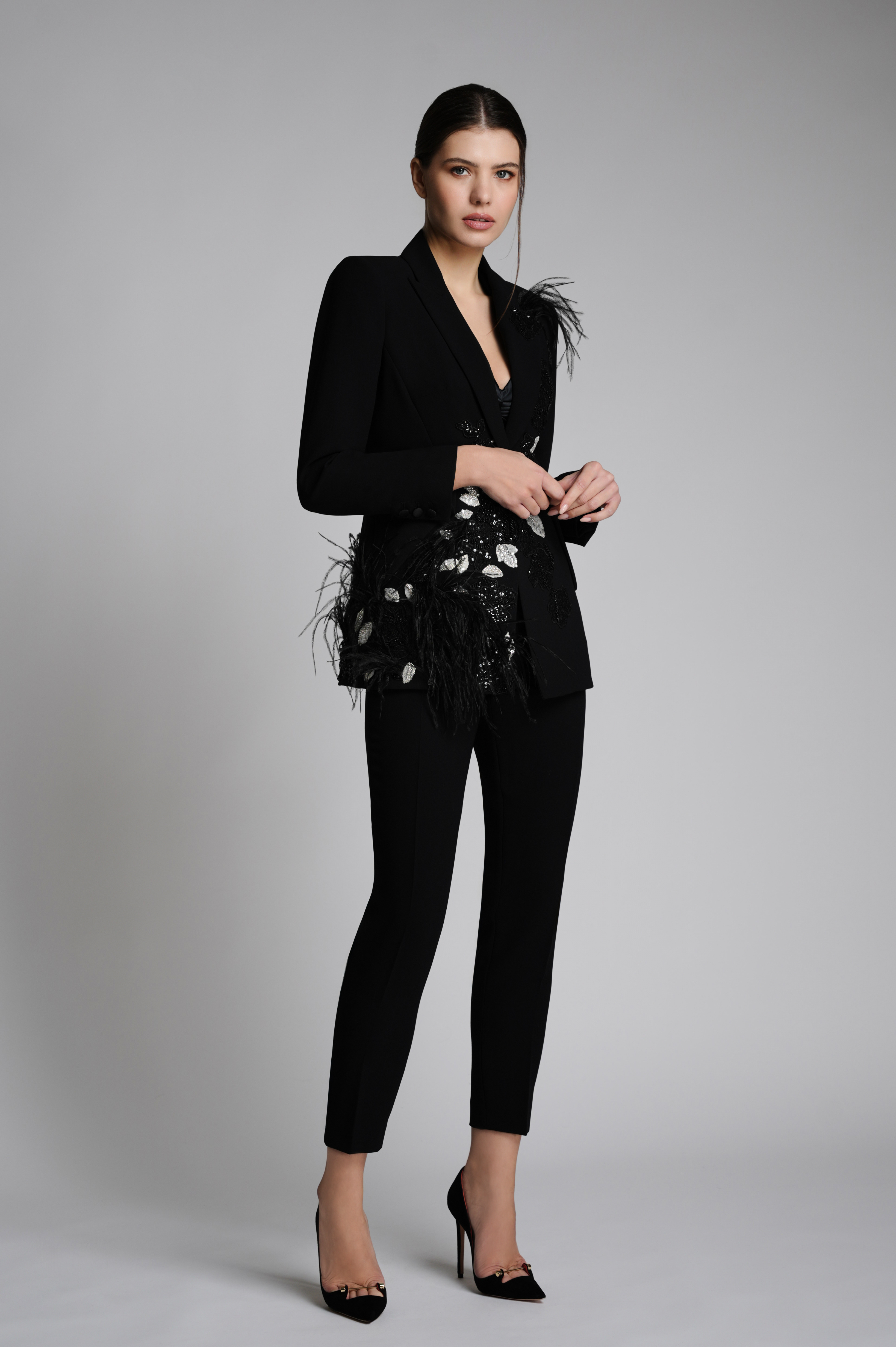 FEATHER SUIT